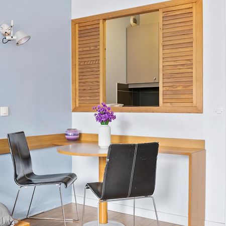 Grand Appartement Avec Balcon - Proche Parc Des Expo - Parking Privee Issy-les-Moulineaux Bagian luar foto