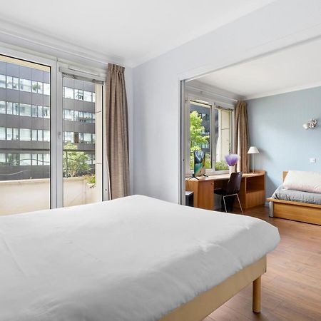 Grand Appartement Avec Balcon - Proche Parc Des Expo - Parking Privee Issy-les-Moulineaux Bagian luar foto